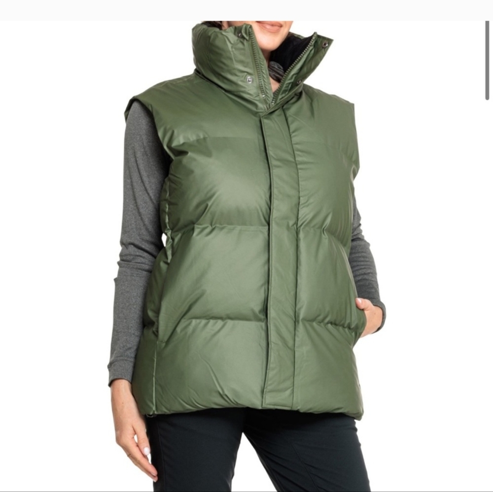 New with tags rains long green boxy puffer vest
